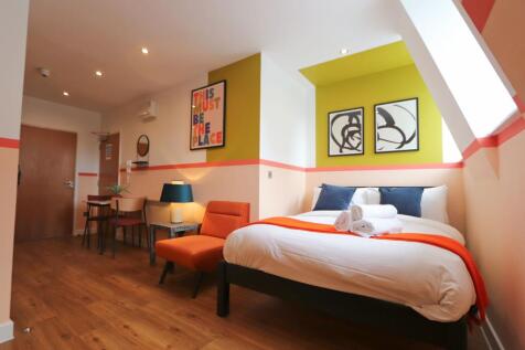 AVAILABLE NOW | Hopewell are pleased to bring this studio apartment in the heart of the City Centre. This studio apartment is renovated with a quirky and stylish look throughout. The apartment is offe