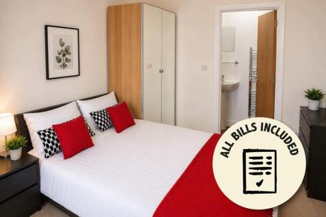 Ideal for a single professional or postgraduate/PhD student, a fully furnished double bedroom with a private en-suite bathroom in a newly refurbished professional house share on Hamilton Road in South