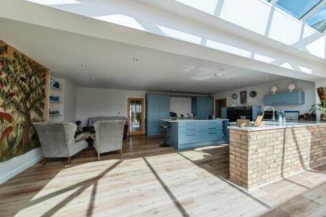 Kitchen / Sunroom