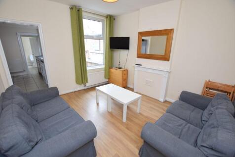 4 Bedroom House in NG7 1PY