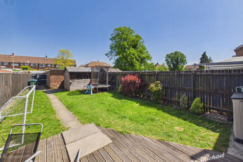 CAM03852G0-PR0649-STILL015