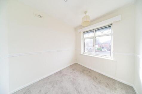 55 Fairholme Avenue bedroom 3.jpg