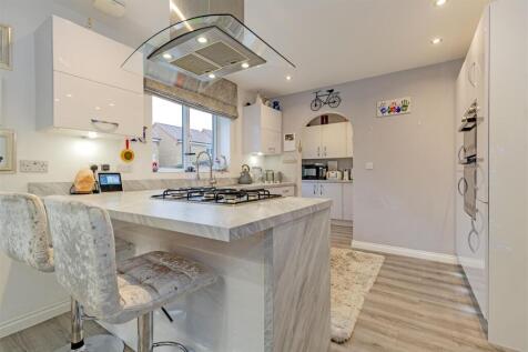 Splendid Kitchen/ Dining Room