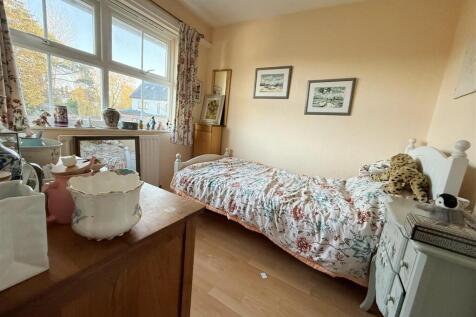 23 Mill Farm Close (12).jpeg