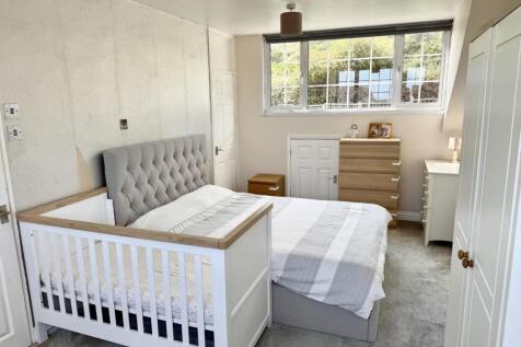 Nursery Bed 1.jpg