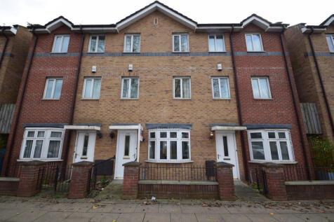 Available 26.08.2026!!ALL INCLUSIVE INCLUDING WIFI!C&R HULME are proud to present this 1 bedroom house share in a 4 bedroom, refurbished house in Hulme. The house consists of 4 large double bedrooms,