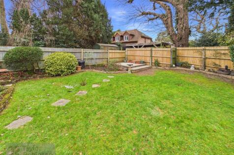 CAM02600G0-PR0657-STILL025.jpg