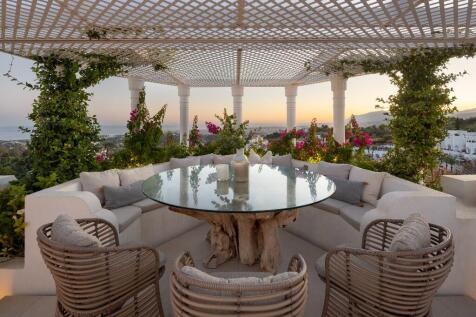 ROOF TERRACE