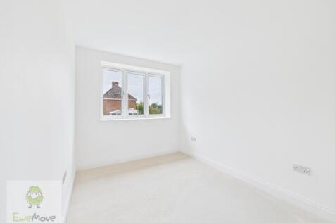 CAM02308G0-PR0220-STILL002