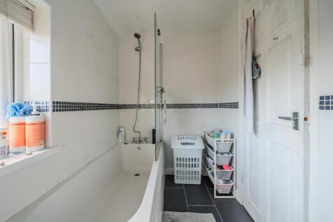 6 LUDLOW CLOSE-8.jpg