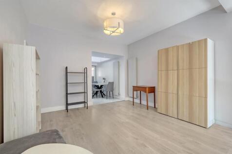 4 bed, 2 bath House in bath - Photo 5