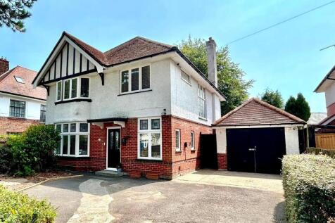 4 Bedroom Detached in BH7 7AT