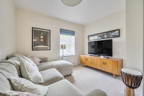 1349323-7-68bef9a...