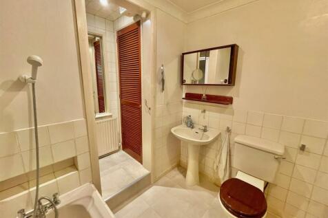 Shower room.jpg