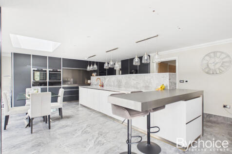 CAM05449G0-PR0058-STILL008