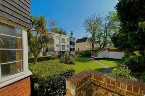 Immaculate One-Bedroom Apartment with Private Entrances & Off-Street Parking – Loampit Hill, LewishamLettingaProperty is delighted to present this beautifully maintained, purpose-built one-bedroom apa