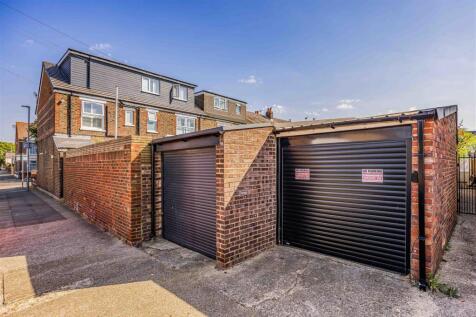 102 Kirby Road, Copnor-Small-PorticoMarketing-Sold