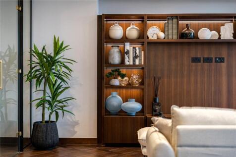 2 bed, 3 bath Penthouse in Manchester - Photo 4