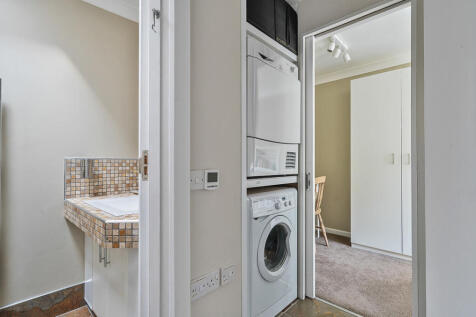 1330670-31-688212...