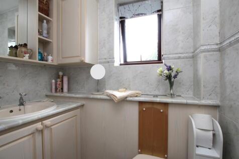 En-Suite Shower Room.JPG