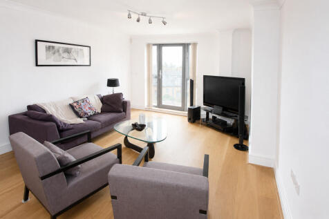 Living room - Ang...