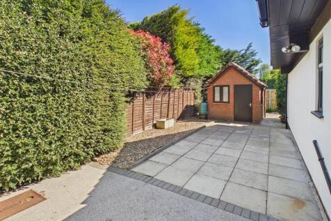 Garaging & Outbuildings