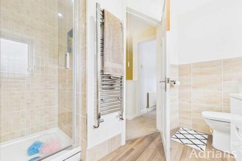 BATH / SHOWER ROOM