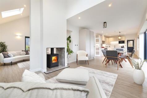 No.6-ChartlandClose-Dec25-5067-FireLit.jpg