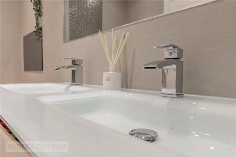 Jack &amp; Jill Bathroom