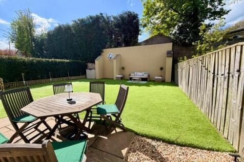 Rear garden 2.jpg