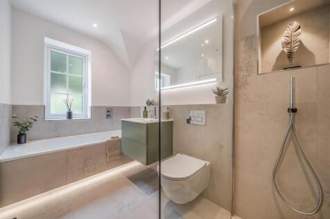 bedroom 1 en suite bath shower room.jpg