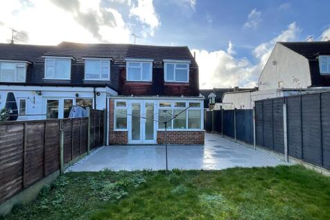 REAR GARDEN approx 70ft