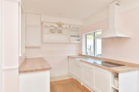 Kitchen/ Dining Area