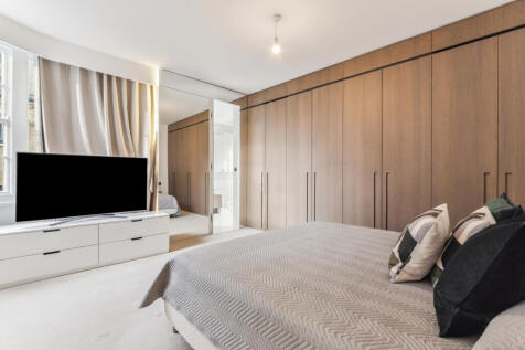 2 bed, 2 bath Flat in london - Photo 4