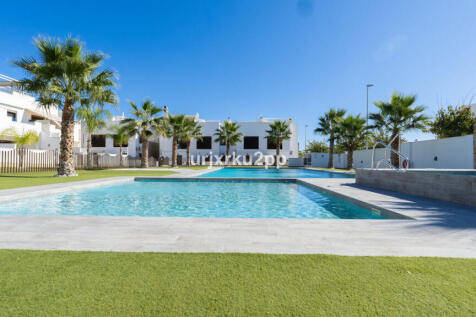 Torre de la Horadada 3 bed penthouse overlooking communal pool