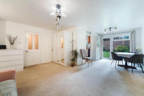 PARKSIDE COURT