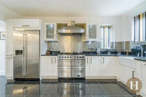 7 bed, 3 bath Detached in Birmingham - Photo 8