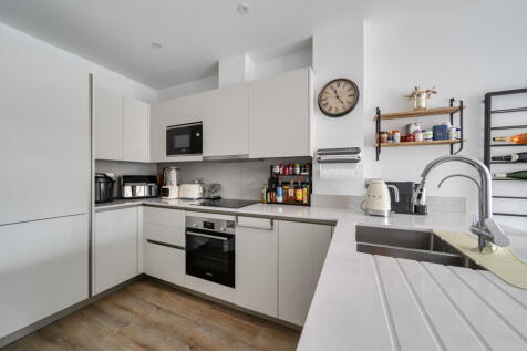 1371935-18-68f76f...