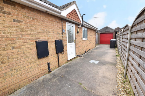 SIDE VIEW TO GARAGE