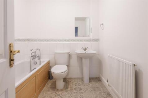 2-Minister-Court-08 .jpg