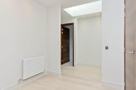 4 bed, 3 bath Penthouse in Edinburgh - Photo 15
