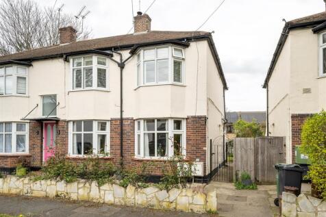 Bishops Close, E17