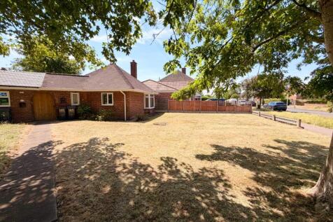 Well presented one bedroom bungalow in the popular location of Shard End. In brief the property comprises entrance hallway, lounge, kitchen, bedroom, bathroom, garden. The property also benefits from