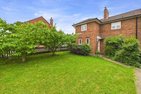 CAM02909G0-PR0424-STILL035