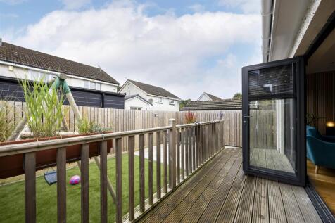 02-3_CORRIE_PLACE_LENZIE_002.jpg