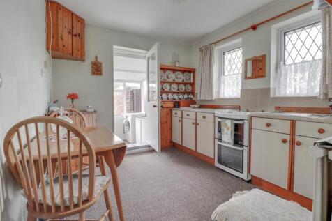 61 LUCERNE WALK WICKFORD-5.jpg