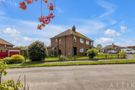 10 Queens Drive, Halesworth IP19 8DN (28).jpg