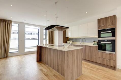 A luxury 3 bedroom apartment located in NW11. This third floor penthouse apartment is one of the more desirable within this beautiful development at 1,453 sq. ft. The luxurious apartment comprises 3 d