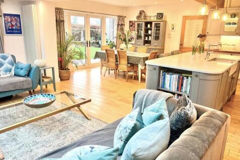 Kitchen Family Room