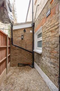 Knighton Road, E7